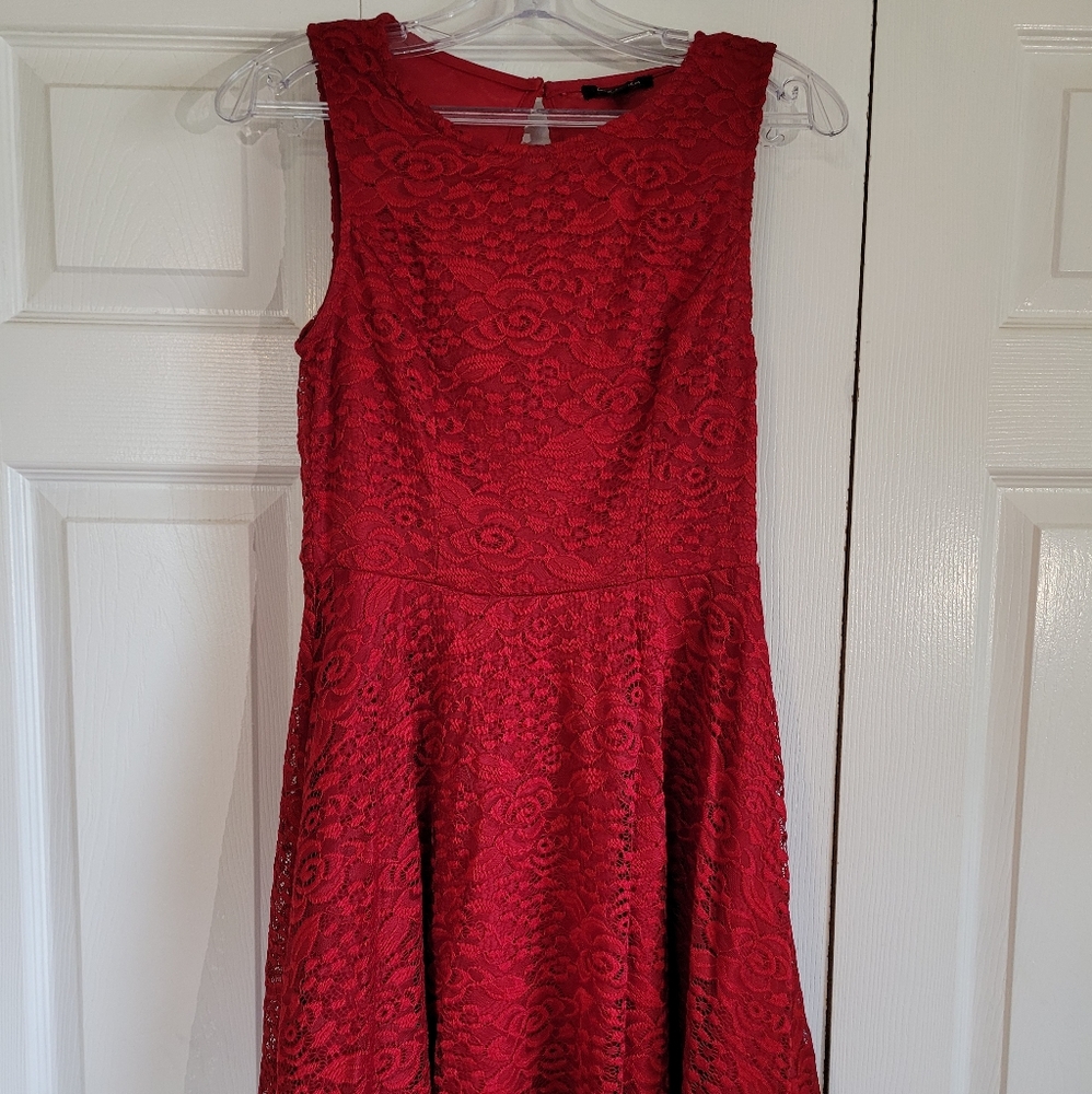 Juniors red lace dress, size M